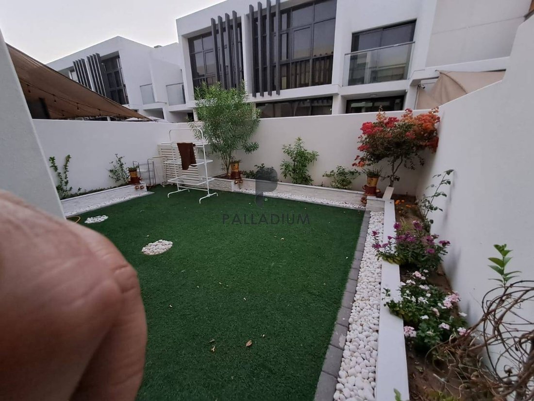 Townhouse in Damac Hills 2, Dubai, United Arab Emirates 1 - 18976355