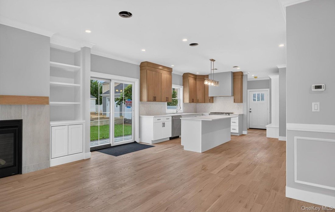 House in Albertson, New York, United States 5 - 17648492