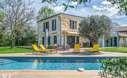 Estate in Saint-Sulpice-et-Cameyrac, Nouvelle-Aquitaine, France 1
