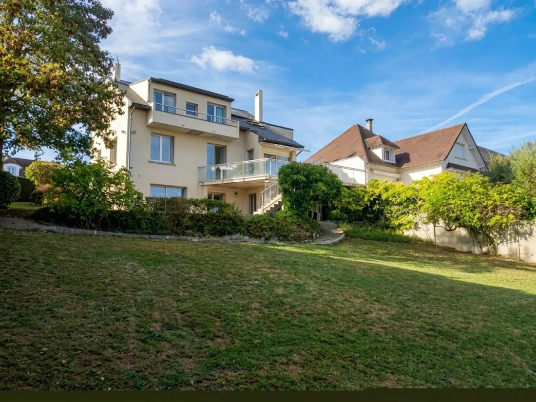 House in Sud, Le Mesnil-le-Roi, France 1 - 18976715