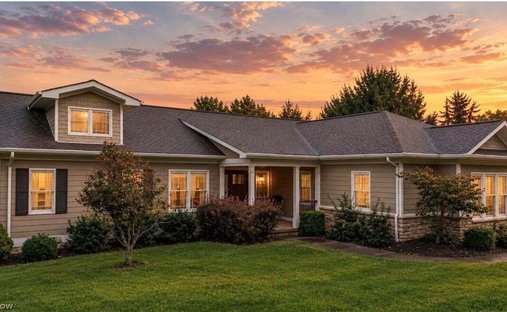 House in Saint Clairsville, Ohio, United States 1