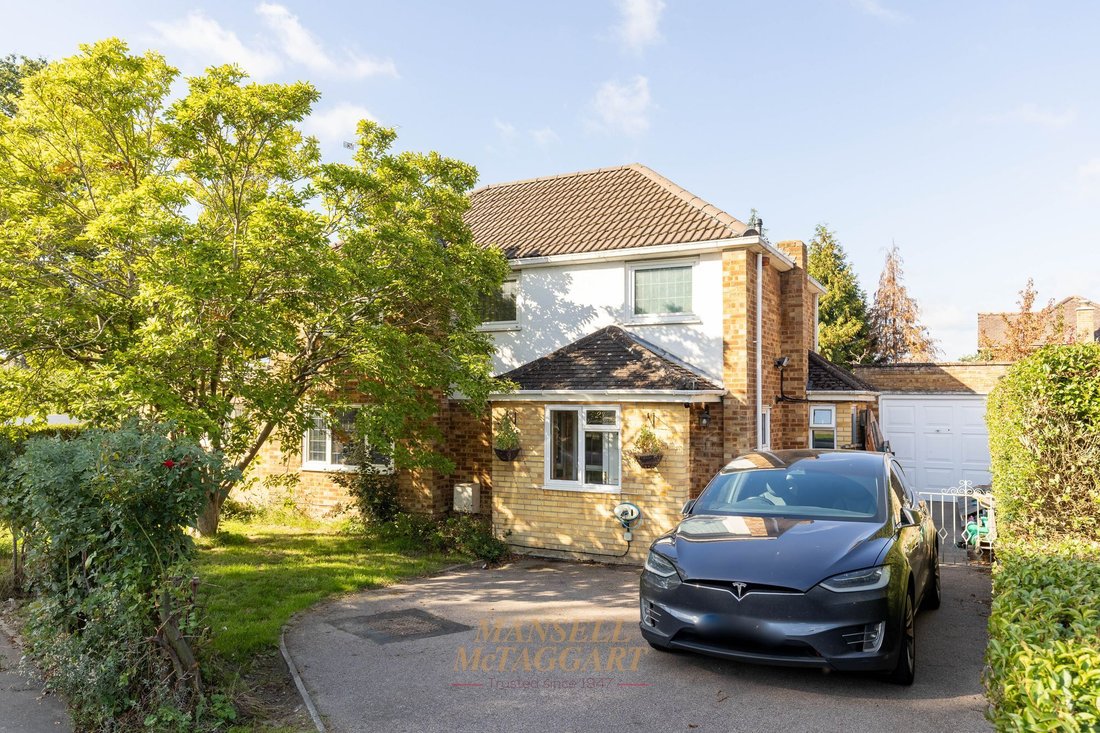 House in Pound Hill, Crawley, England 1 - 18966304