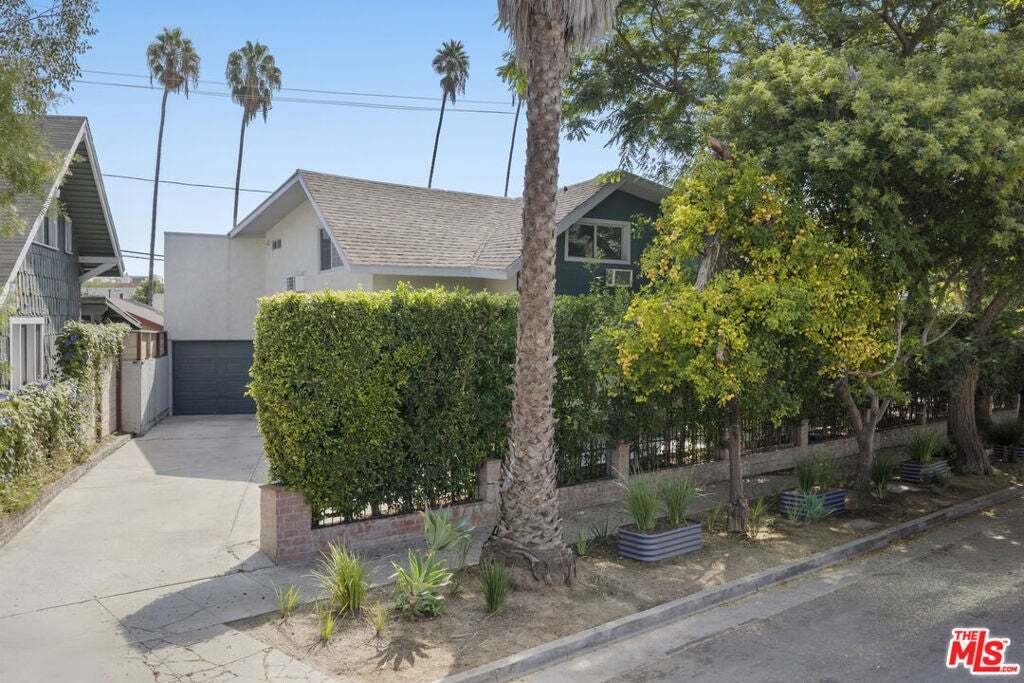Los Angeles, California, United States 1 - 18968606