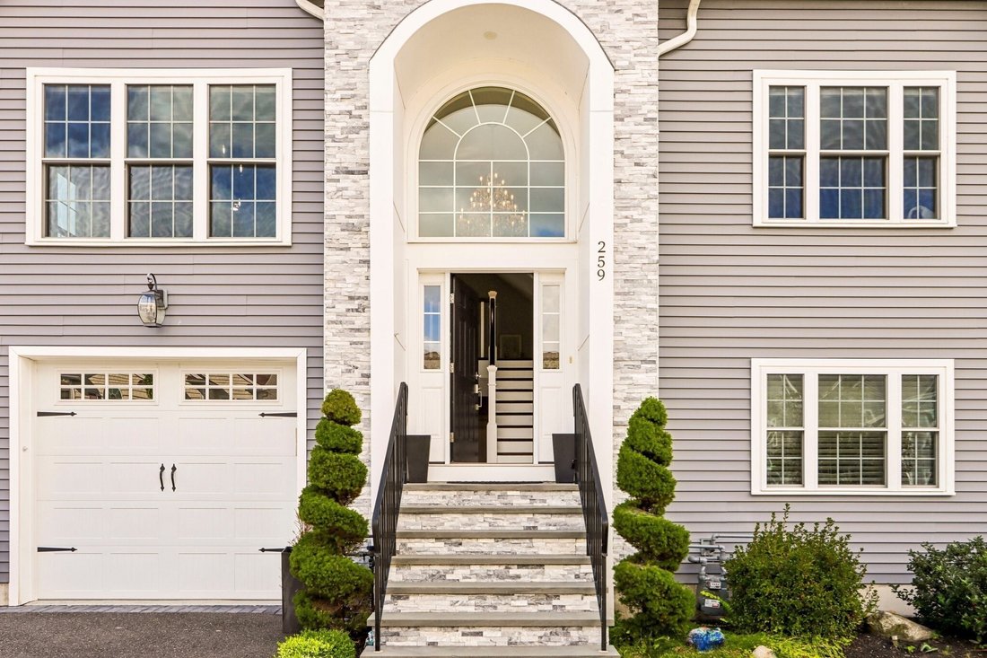 House in Revere, Massachusetts, United States 2 - 18972514