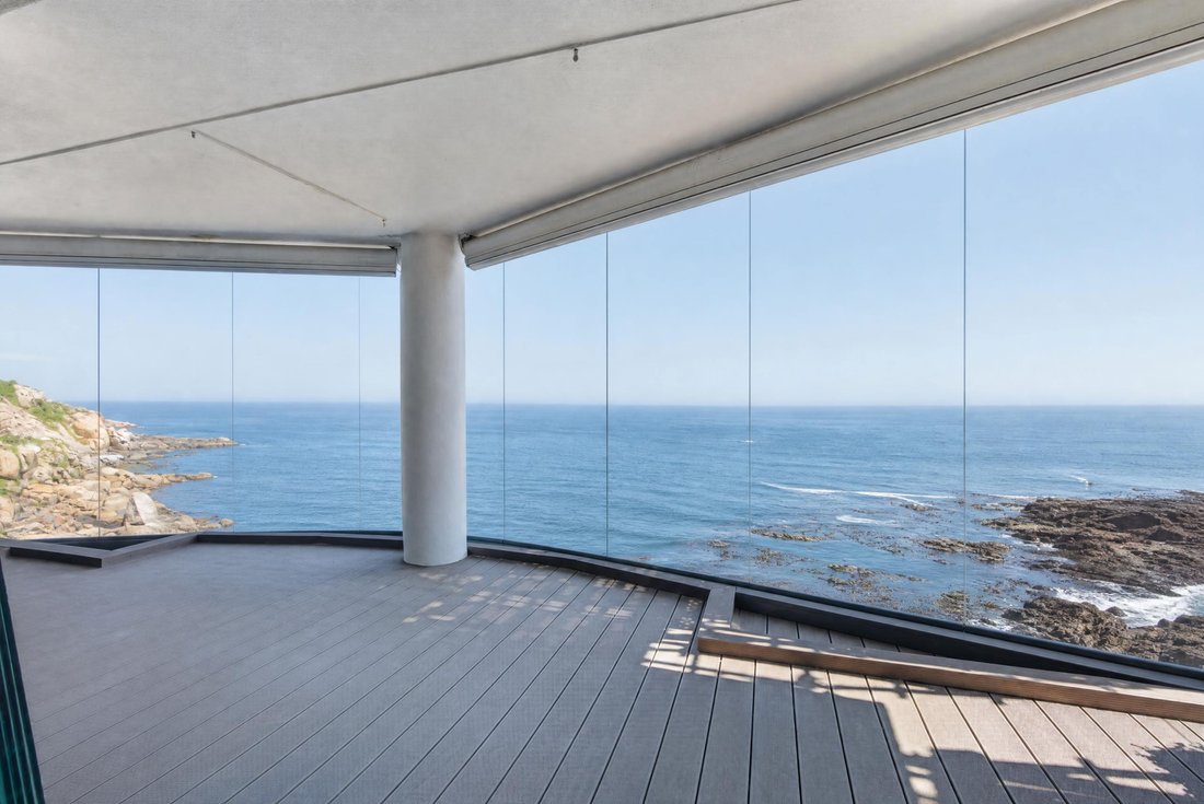 Apartment in Bantry Bay, Atlantic Seaboard, Cape Town 5 - 18972432