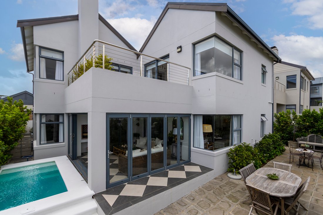 Country House in Strand, Helderberg, Cape Town 1 - 18972430