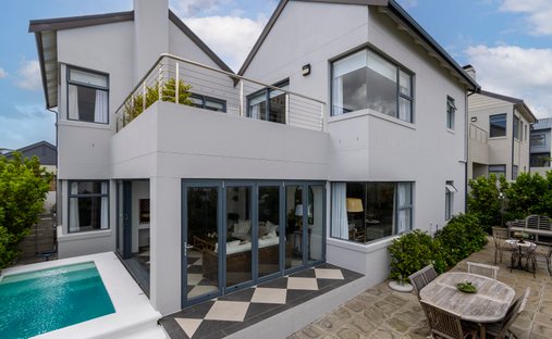 Country House in Strand, Helderberg, Cape Town 1