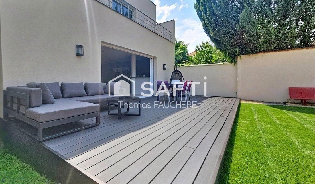 House in Neuilly-Plaisance, Ile-de-France, France 4 - 18489324