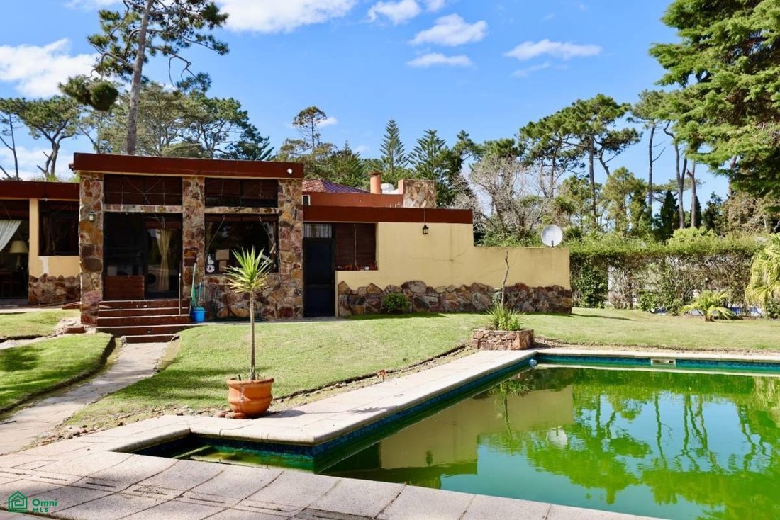 House in Punta del Este, Maldonado Department, Uruguay 2 - 18008981