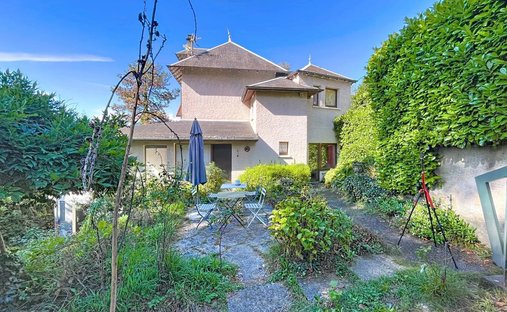 House in Chambery, Auvergne-Rhône-Alpes, France 1