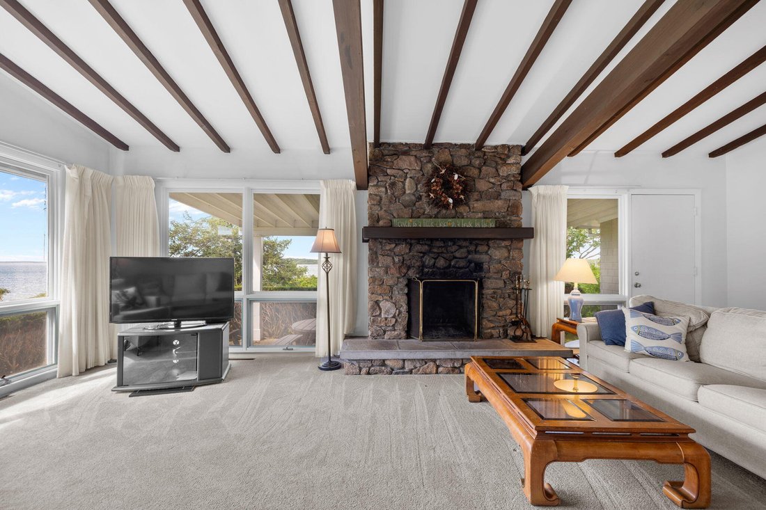House in Bourne, Massachusetts, United States 2 - 18980338