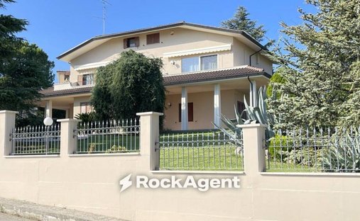 Villa in Tortoreto, Abruzzo, Italy 1