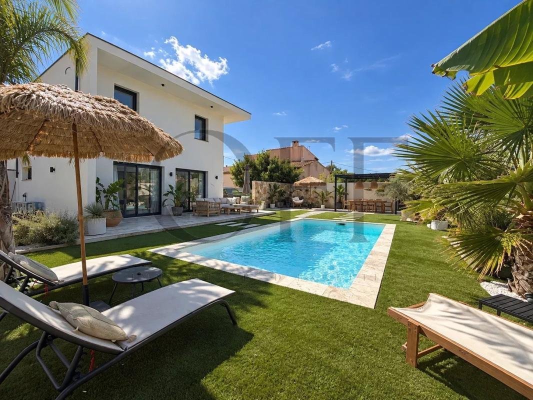 Villa in Le Rove, Provence-Alpes-Côte d'Azur, France 1 - 18976774