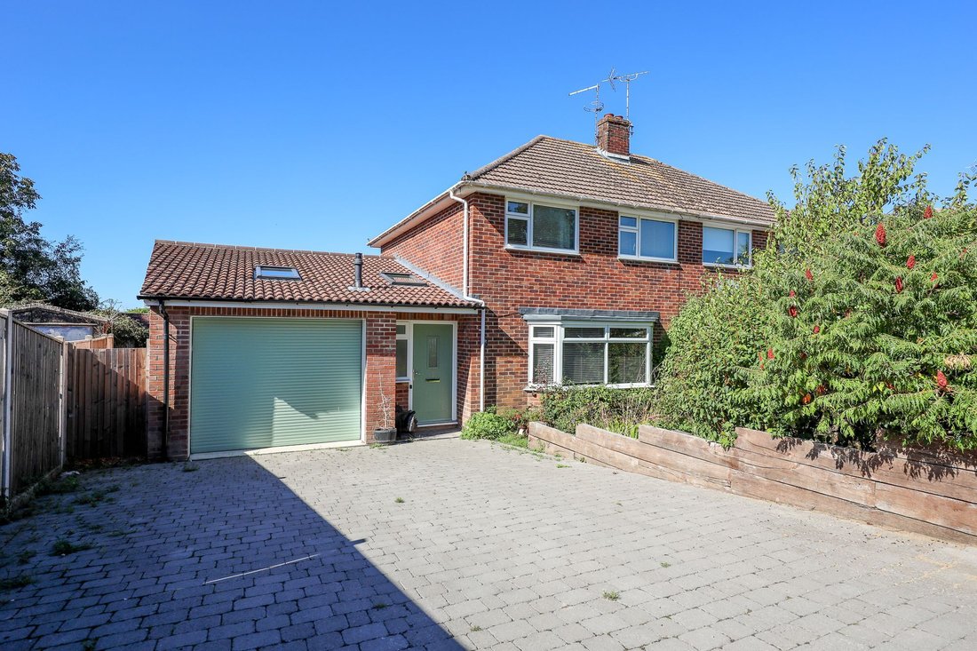 House in Burgess Hill, England 1 - 18966285