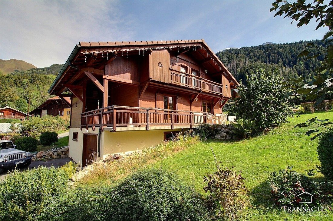 Chalet in Les Contamines-Montjoie, Auvergne-Rhône-Alpes, France 1 - 17494293
