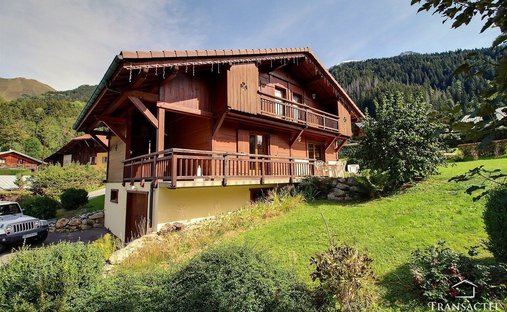 Chalet in Les Contamines-Montjoie, Auvergne-Rhône-Alpes, France 1