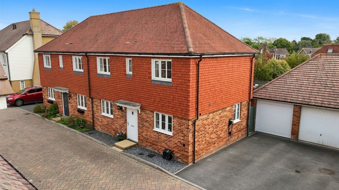 House in Parbrook, Billingshurst, England 1 - 18966369