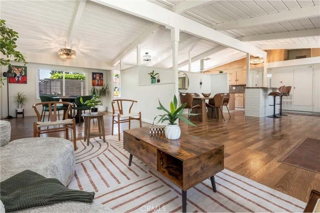 House in Signal Hill, California, United States 5 - 18965072