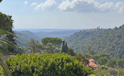 Apartment in Plan de Noves, Vence, France 1