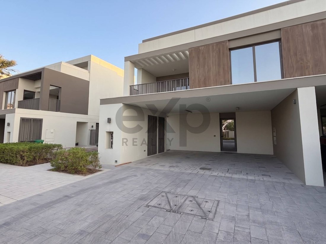 Villa in Tilal Al Ghaf, Dubai, United Arab Emirates 1 - 18965692