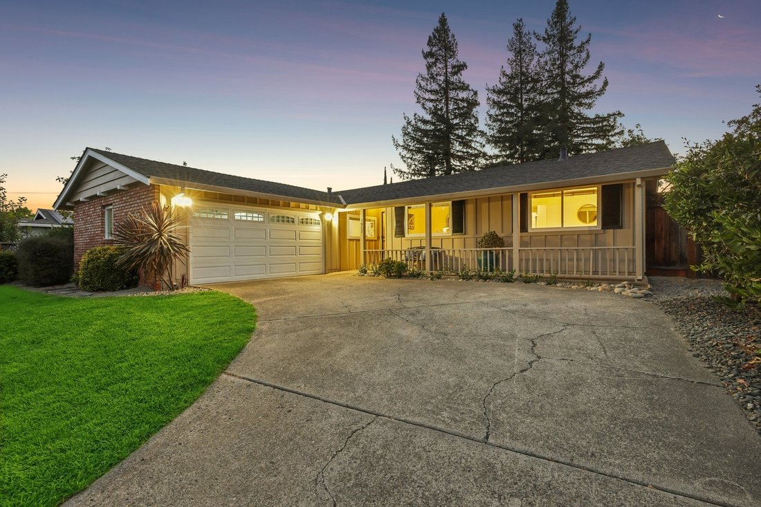 House in Saratoga, California, United States 1 - 18965512