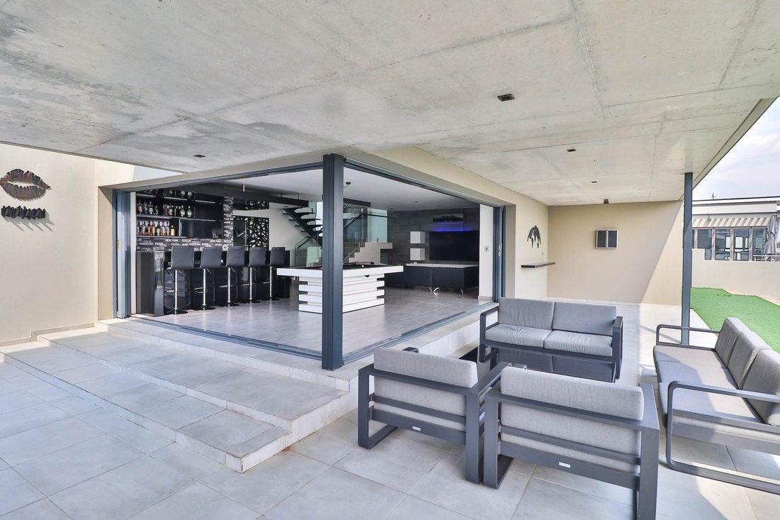 House in Strand, Helderberg, Cape Town 3 - 18972436
