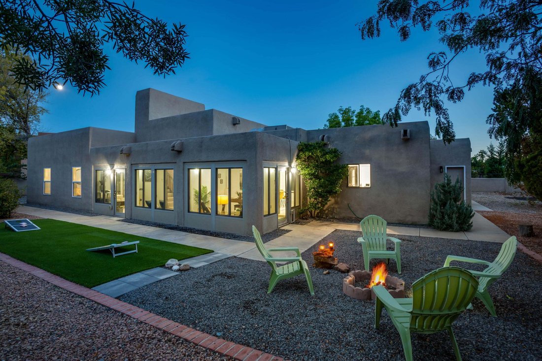 House in Los Ranchos de Albuquerque, New Mexico, United States 4 - 18958146