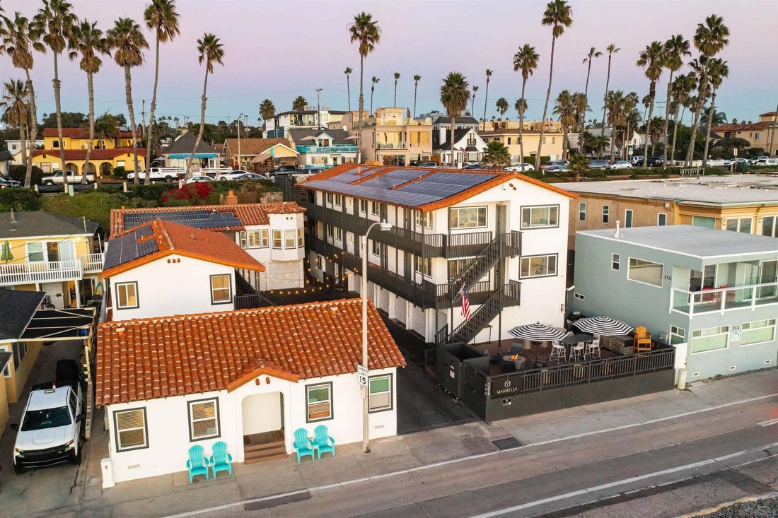 Oceanside, California, United States 5 - 18970642