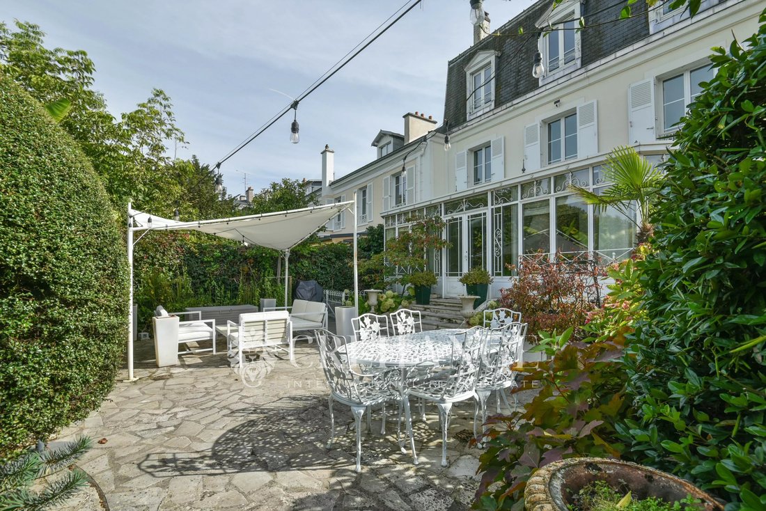 House in Poissy, Ile-de-France, France 1 - 18824248