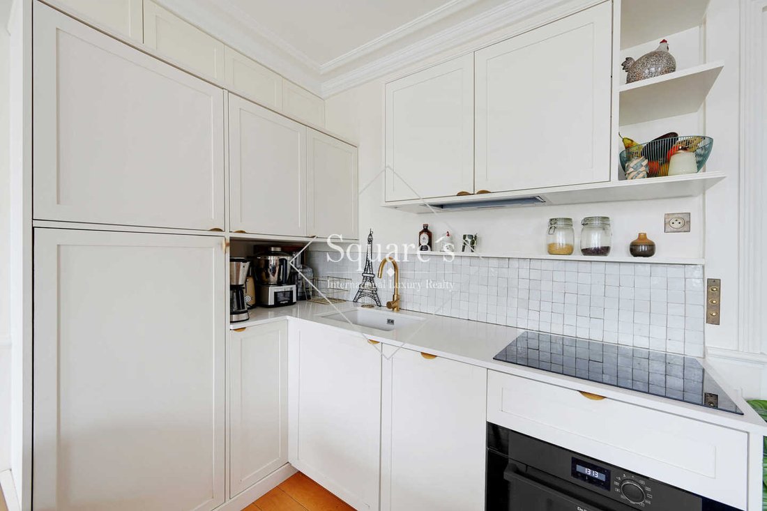 Apartment in Amiraux-Simplon-Poissonniers, Paris 18e Arrondissement, Paris 5 - 18981596