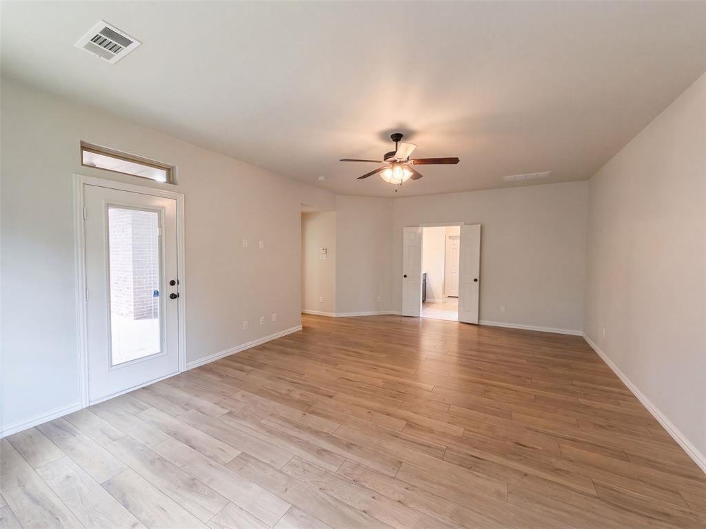House in Lantana, Texas, United States 5 - 18965476