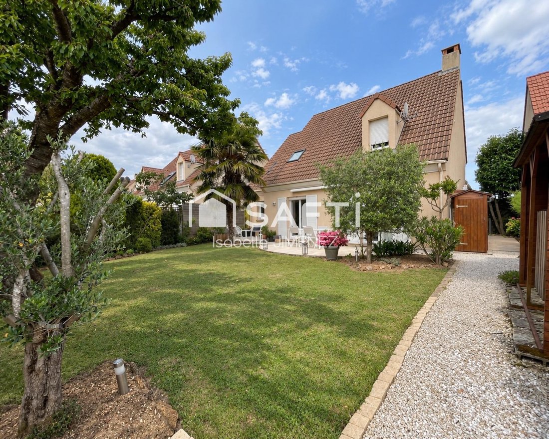 House in Chennevieres-sur-Marne, Ile-de-France, France 1 - 18233304
