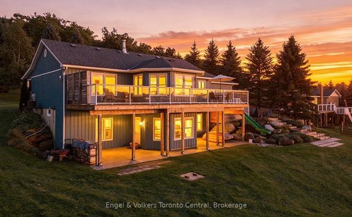 House in Meaford, Ontario, Canada 1