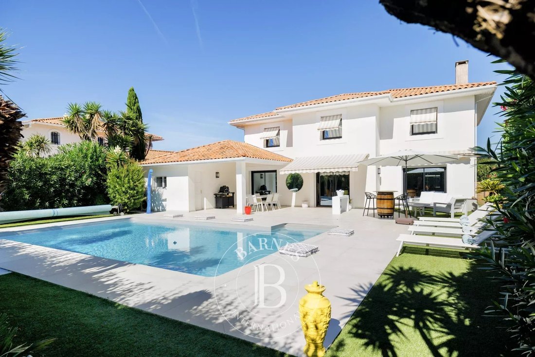 House in Anglet, Nouvelle-Aquitaine, France 3 - 18965758
