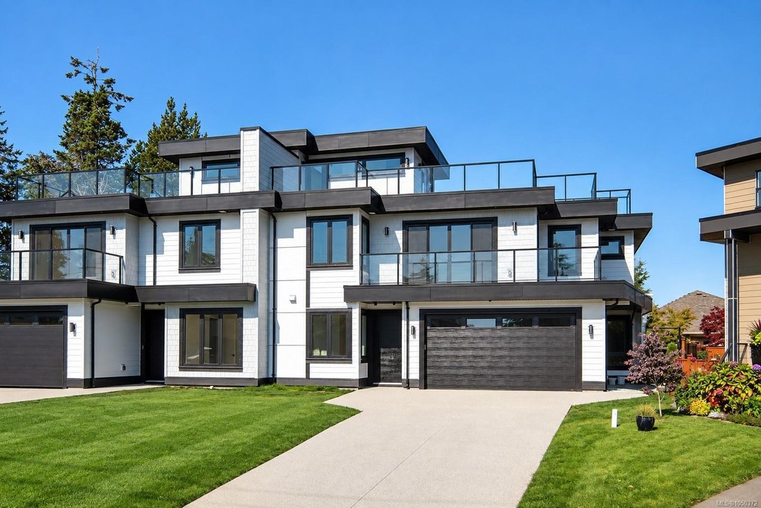 House in Sidney, British Columbia, Canada 1 - 18972873