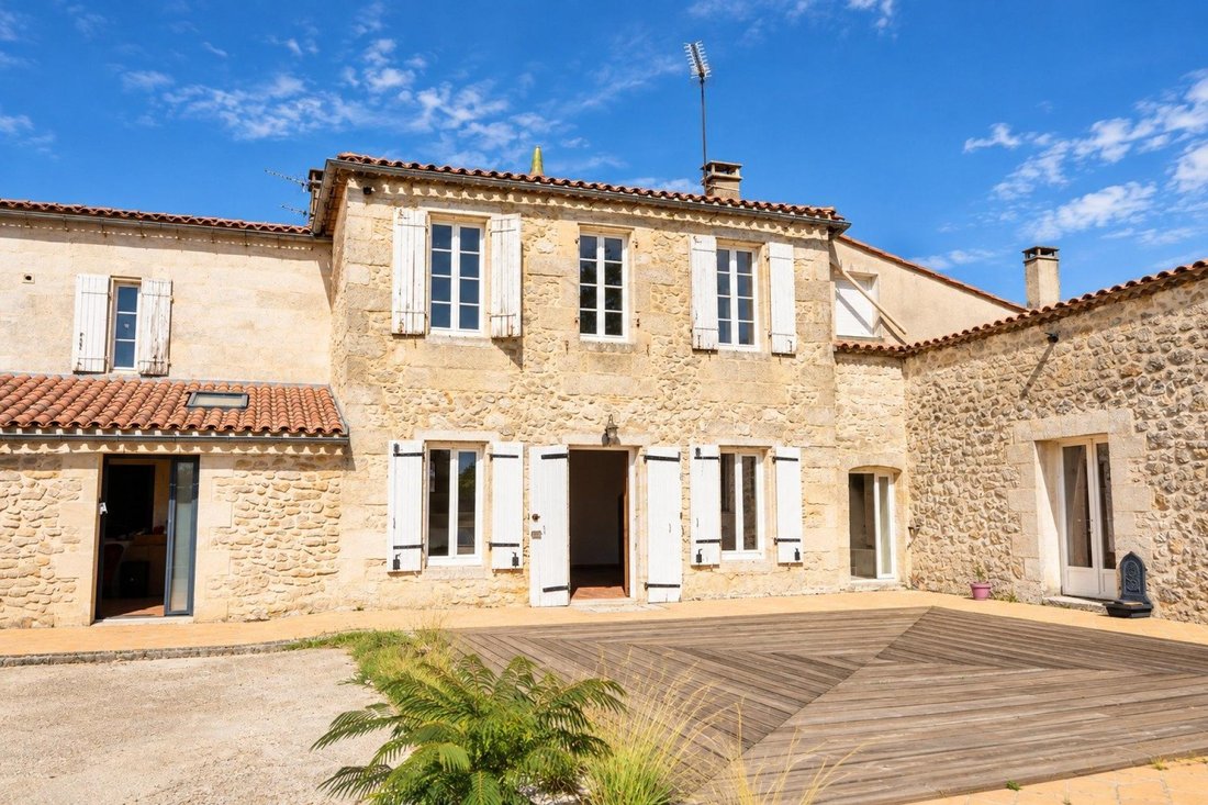House in Fronsac, Nouvelle-Aquitaine, France 4 - 18975328