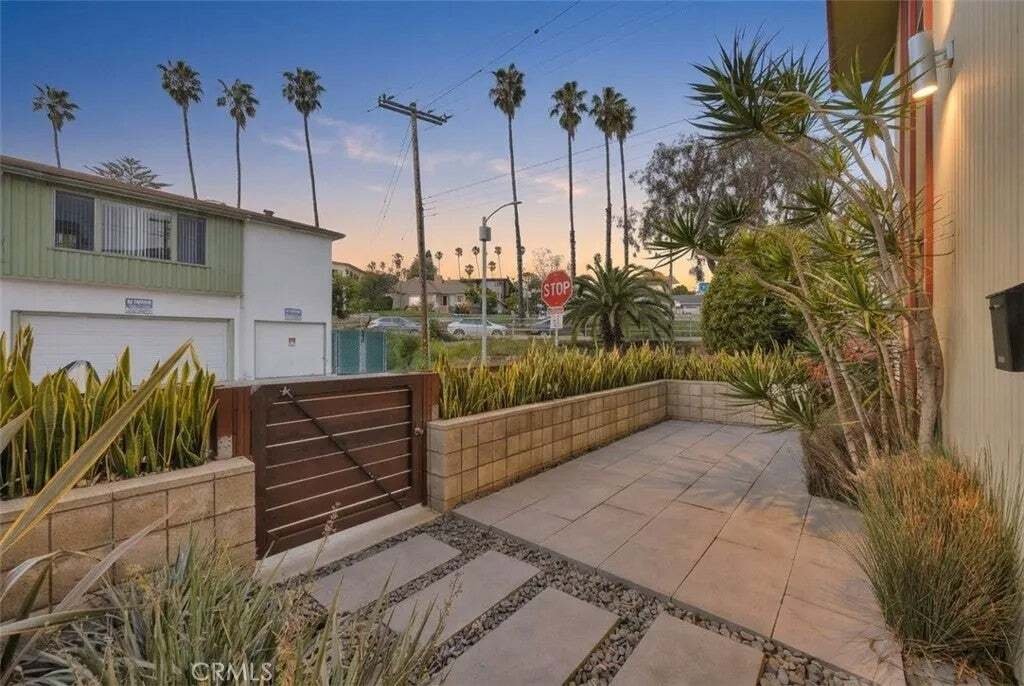House in Signal Hill, California, United States 2 - 17552801