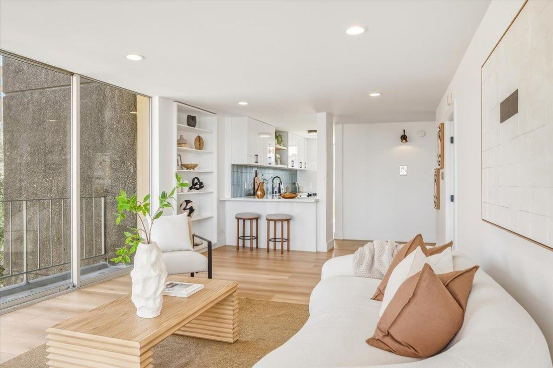 Condo in San Francisco, California, United States 5 - 18968799