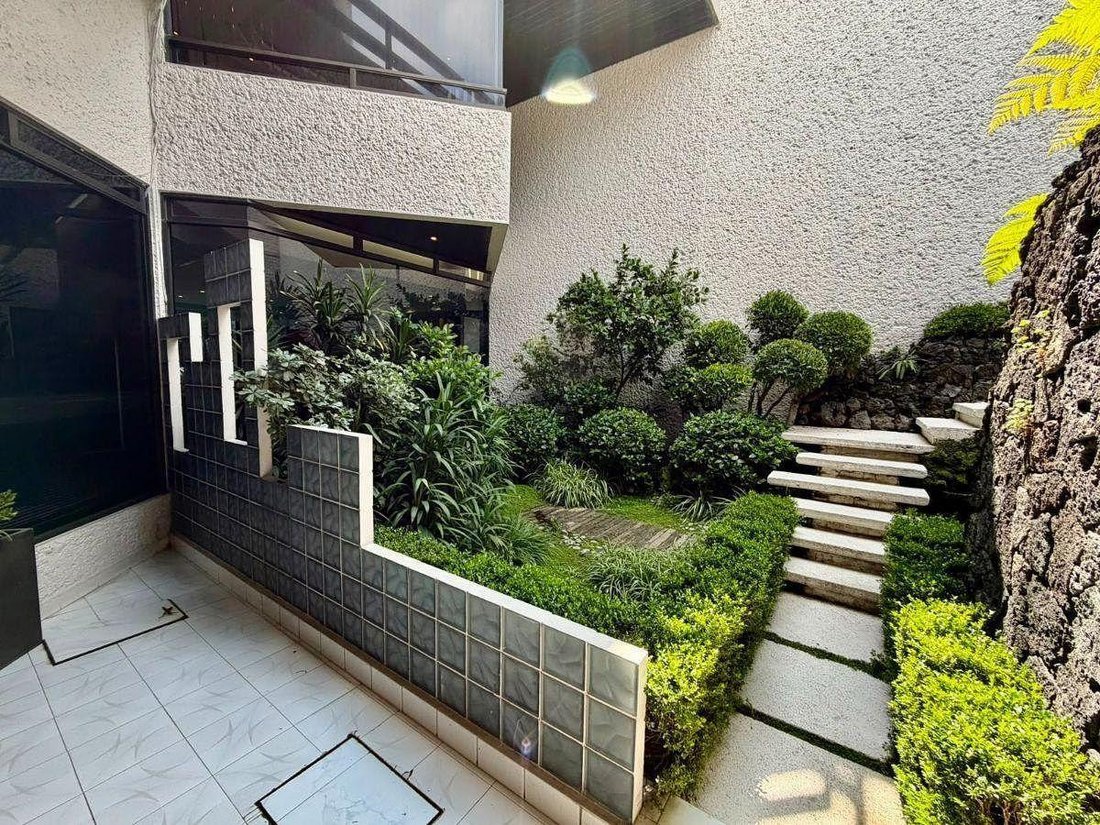 House in Mexico City, Mexico 3 - 18967350