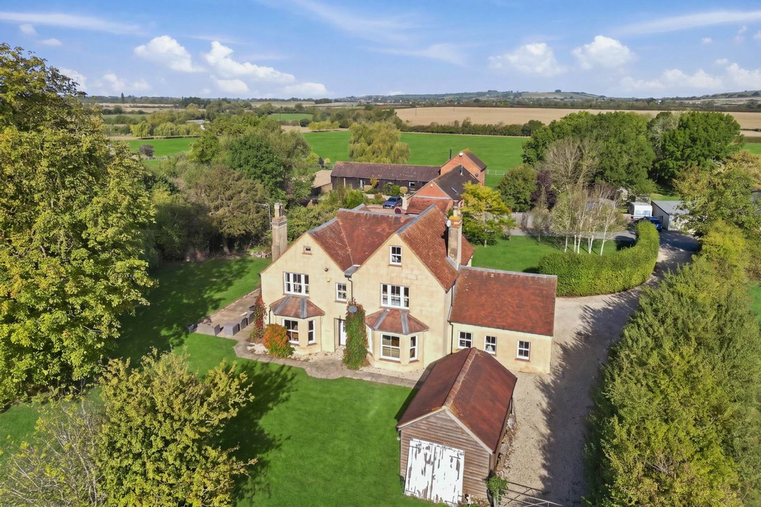 House in Buckinghamshire, England 1 - 18974259
