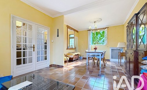 House in Les Arcades, Viroflay, France 1