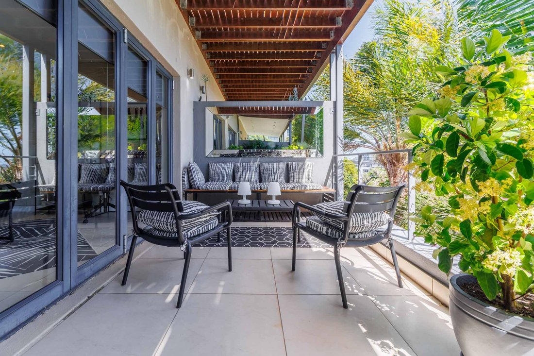 Country House in Sea Point, Atlantic Seaboard, Cape Town 1 - 18972431