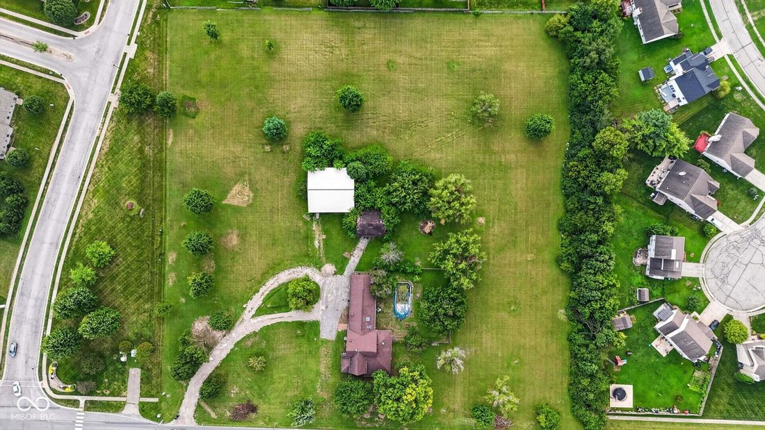 House in Greenwood, Indiana, United States 3 - 18964801