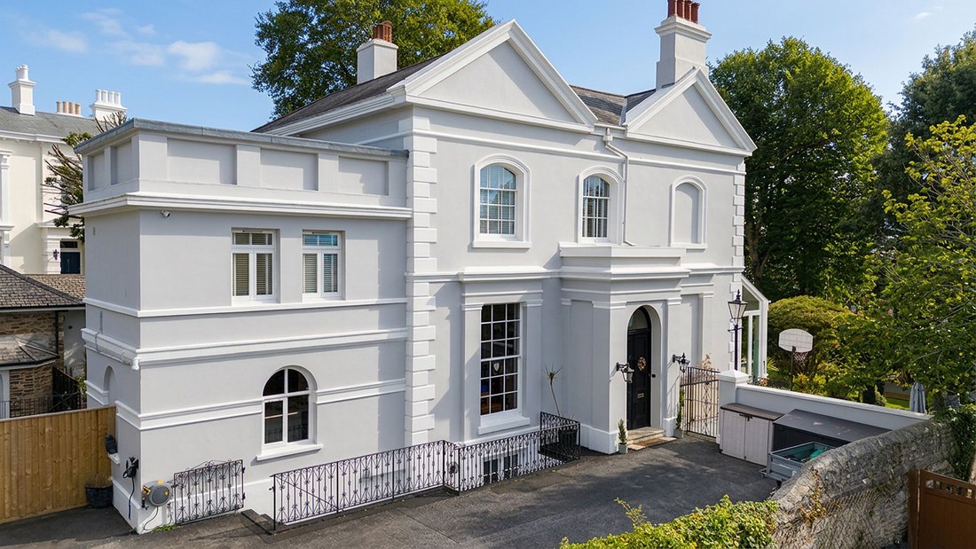 Villa in Plymouth, England 1 - 18974273