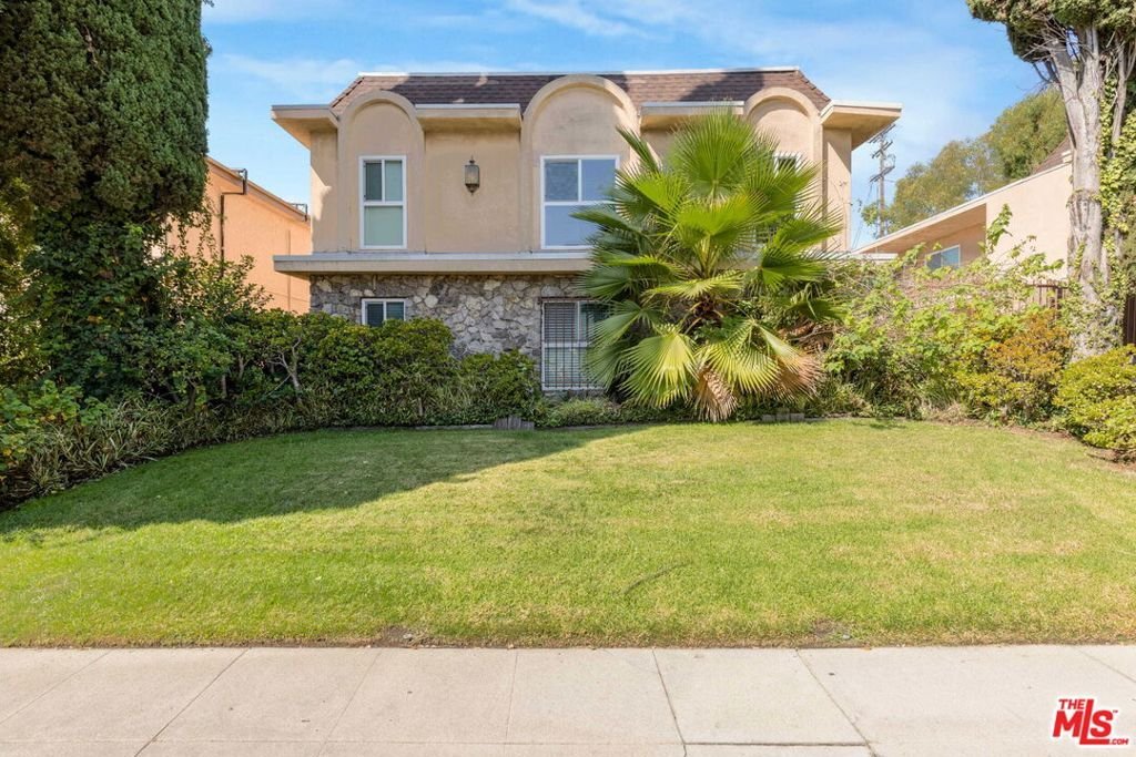 Los Angeles, California, United States 2 - 18968618