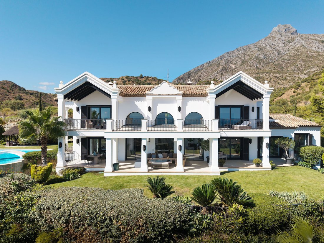Villa in Marbella, Andalusia, Spain 1 - 18974751