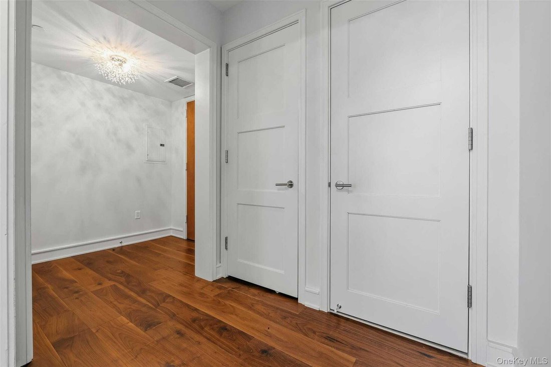 Condo in White Plains, New York, United States 2 - 18972787