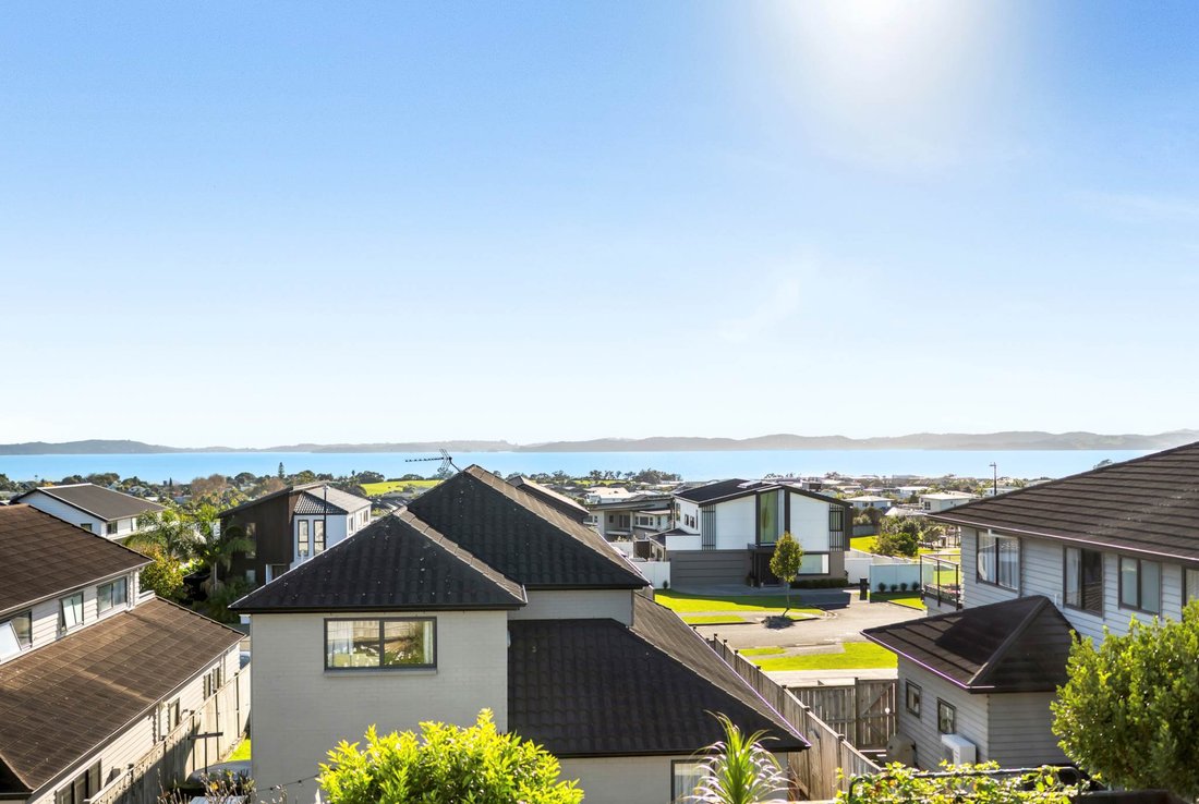 House in Beachlands, Auckland, New Zealand 2 - 18452414