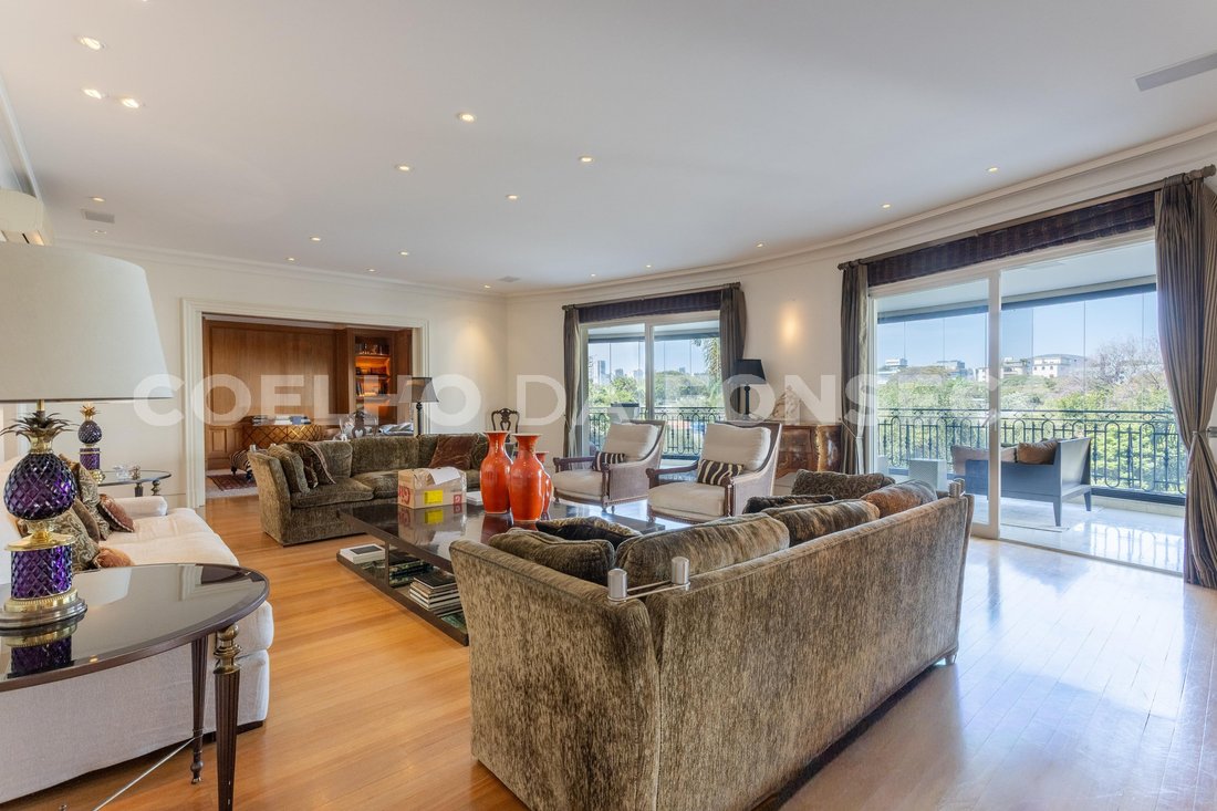 Condo in São Paulo, State of São Paulo, Brazil 1 - 18967599
