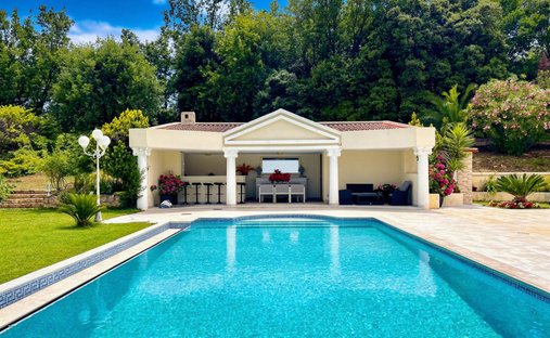 Villa a Brusquet-Retenaou-Devens, Vallauris, Francia 1